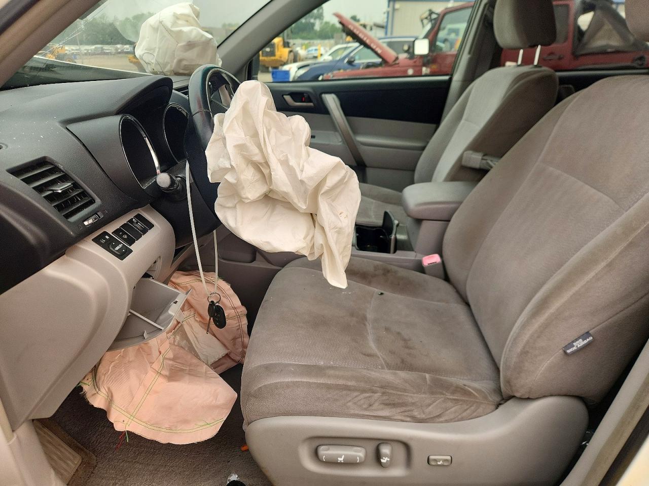 2008 Toyota Highlander Sport White vin: JTEES43A682037934