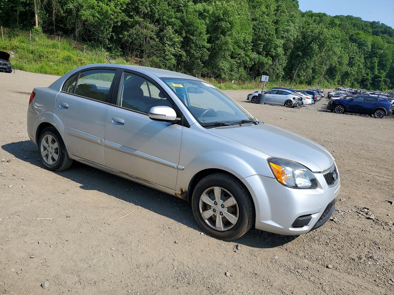 2010 Kia Rio Base Silver vin: KNADH4A30A6668676