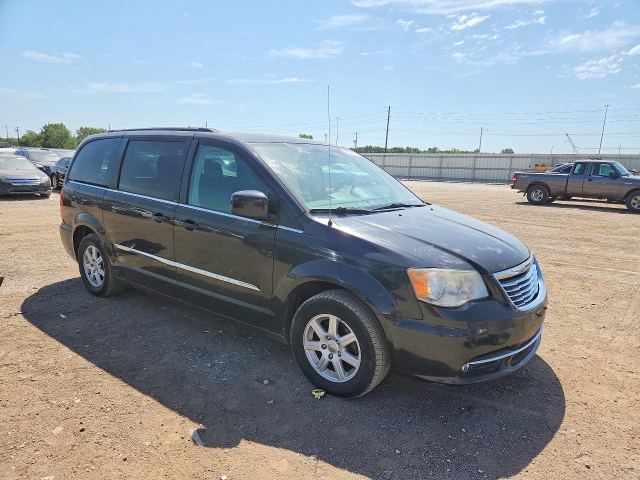 2012 Chrysler Town & Country Touring Red vin: 2C4RC1BG1CR410718