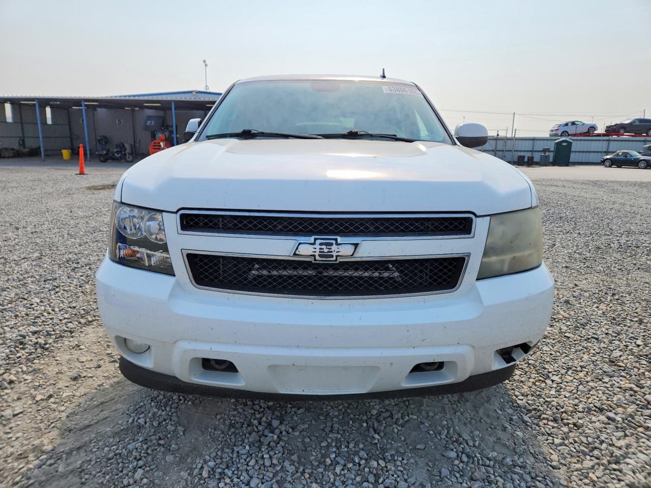 2011 Chevrolet Suburban K1500 Lt White vin: 1GNSKJE30BR210731