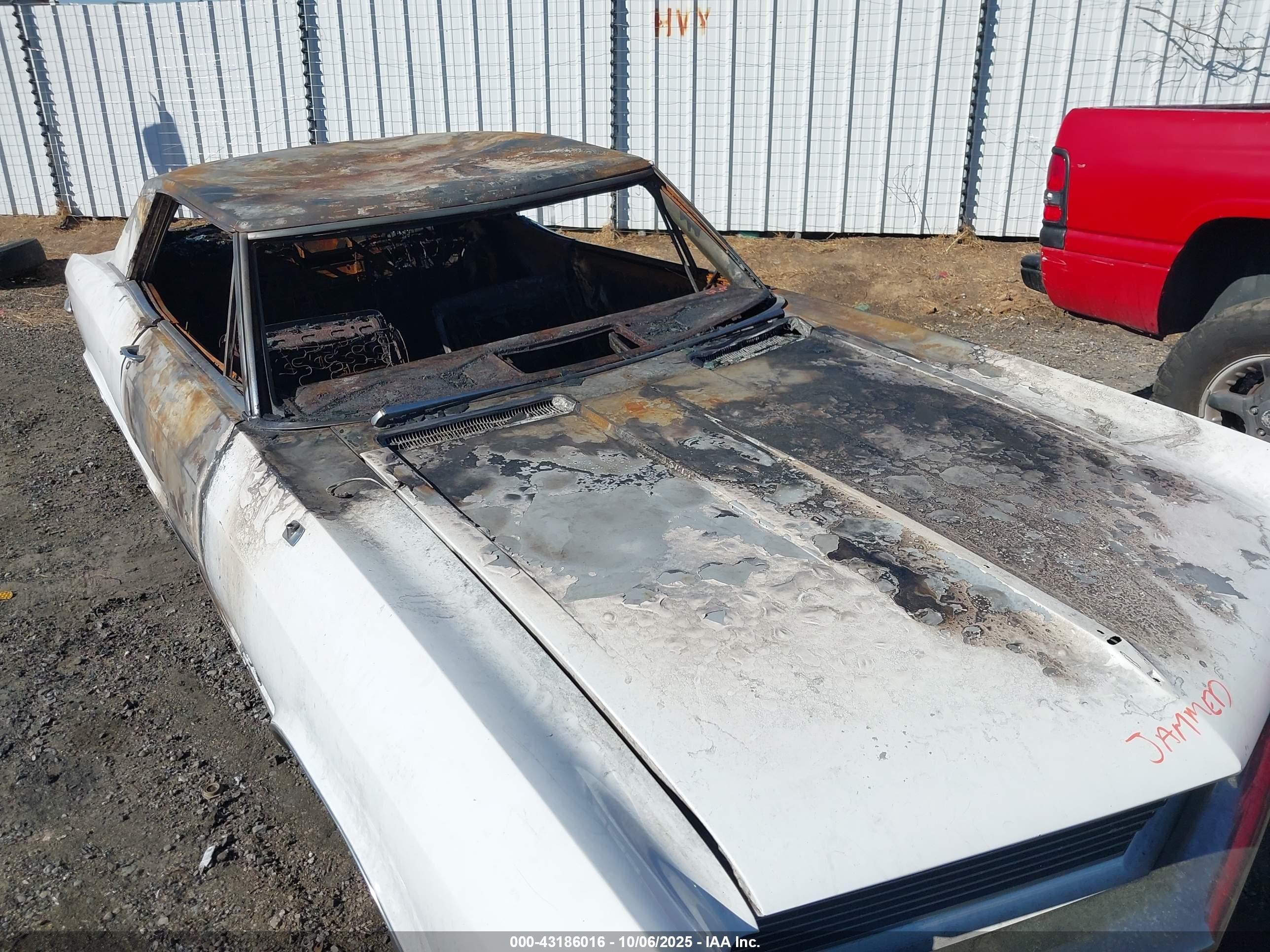 1965 Buick Riviera   Белый vin: 494475H926240    