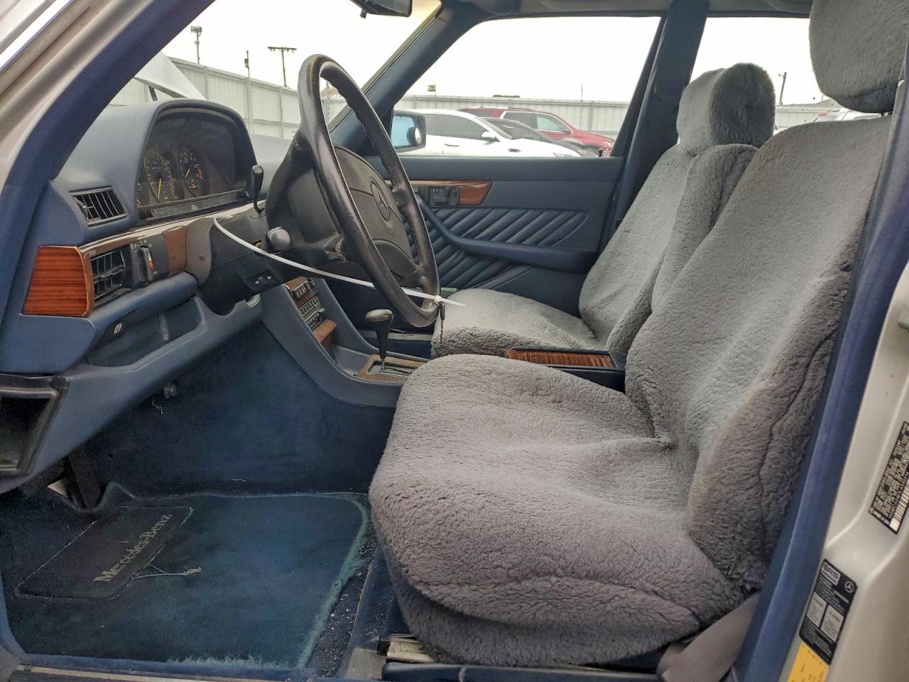 1990 Mercedes-benz 300 Se Silver vin: WDBCA24E7LA535514