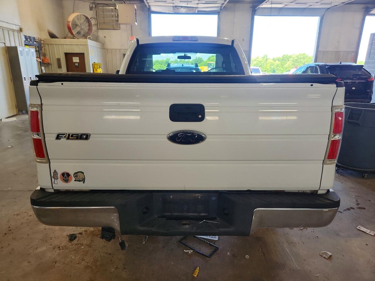 2009 Ford F150 White vin: 1FTRF12W89KA34718
