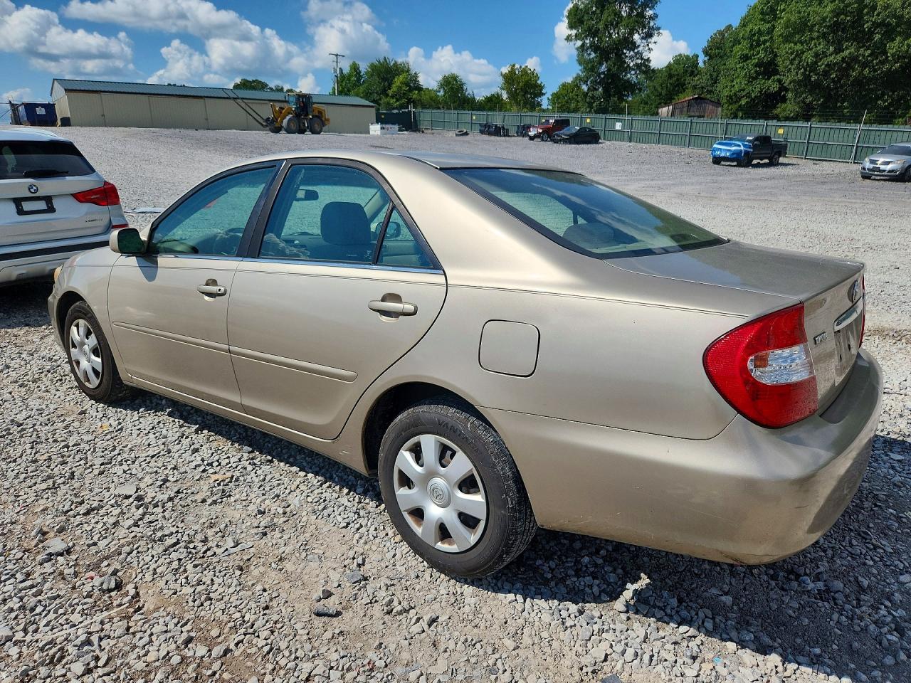 2003 Toyota Camry Le Gold vin: 4T1BE32KX3U190201