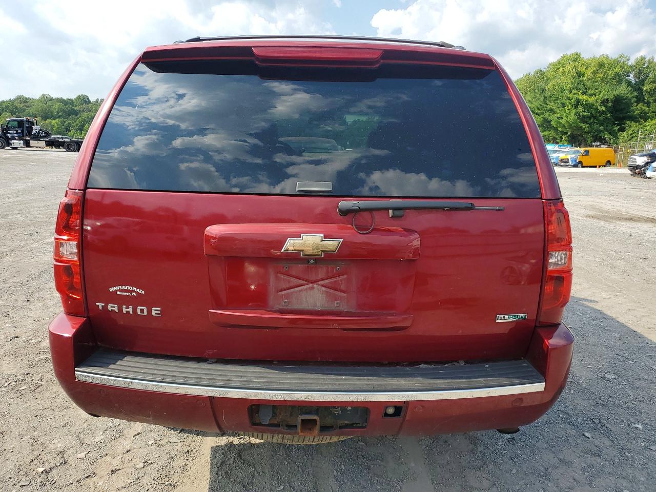 2010 Chevrolet Tahoe K1500 Ltz Burgundy vin: 1GNUKCE02AR105830