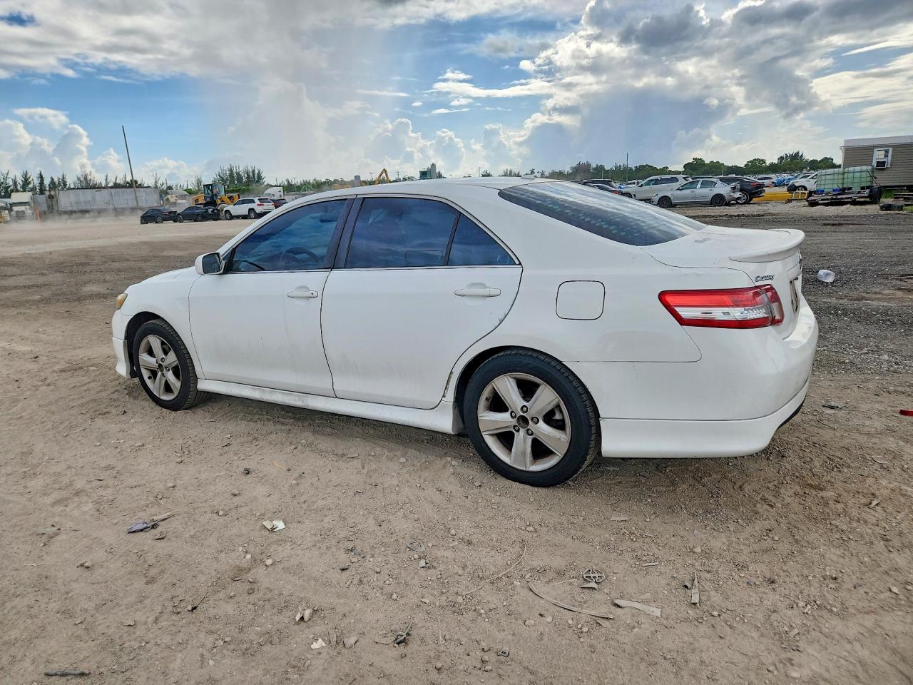2010 Toyota Camry Se White vin: 4T1BF3EK7AU550577