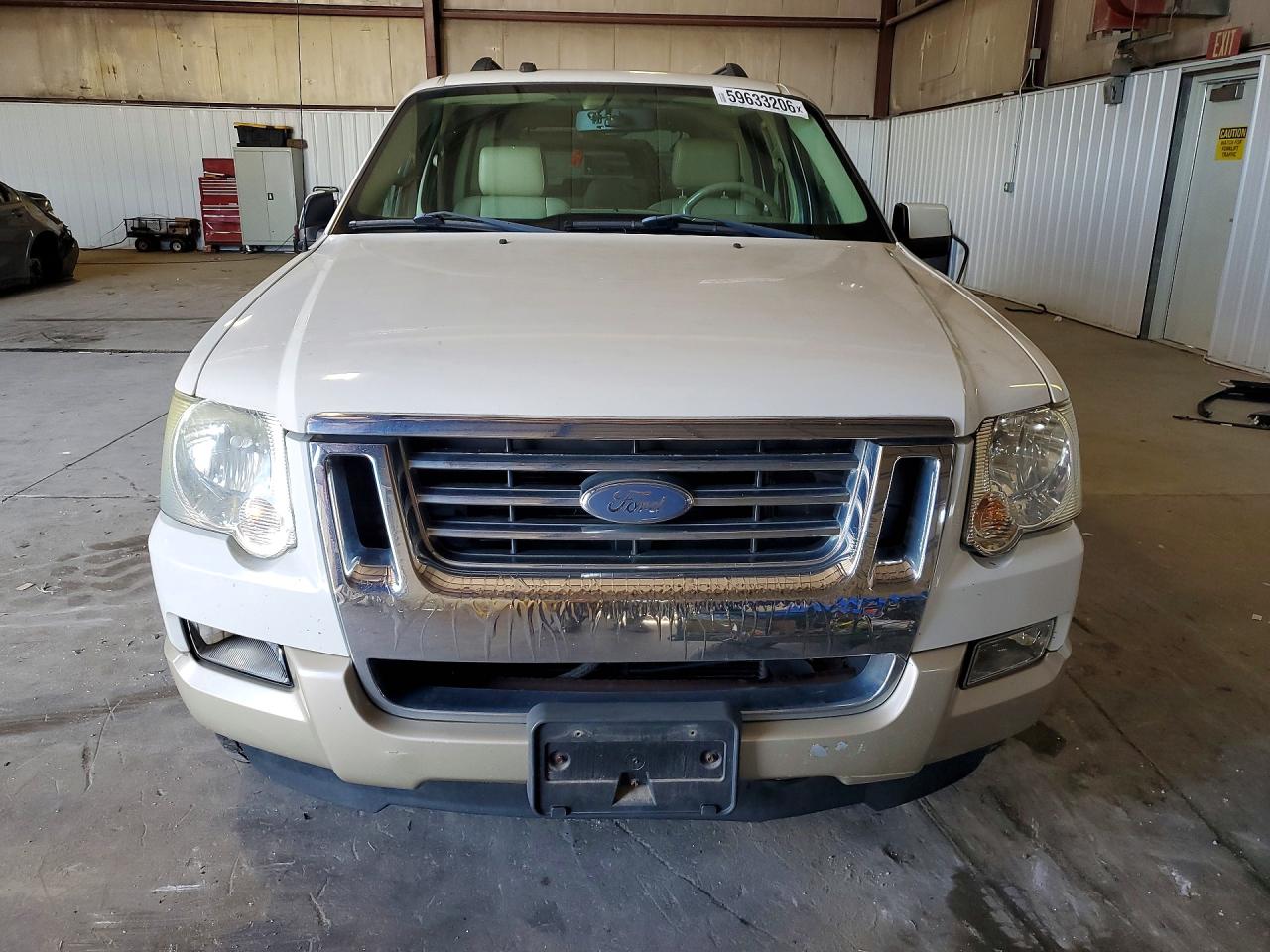 2008 Ford Explorer Eddie Bauer White vin: 1FMEU74EX8UA01164