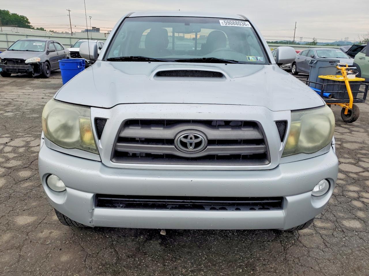 2010 Toyota Tacoma Prerunner Access Cab Silver vin: 5TETU4GN1AZ676744