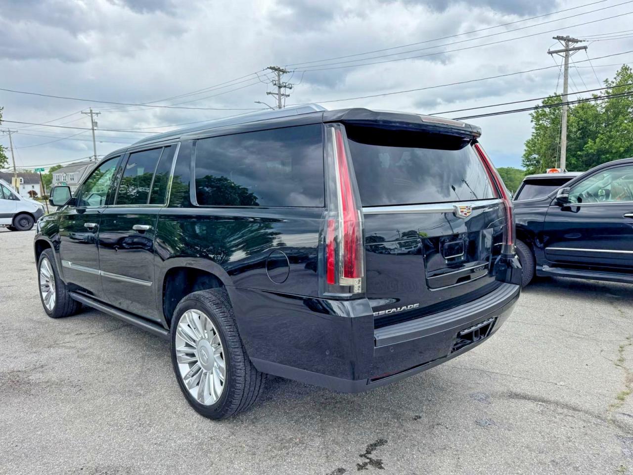 2019 Cadillac Escalade Esv Premium Luxury Черный vin: 1GYS4JKJ4KR316437