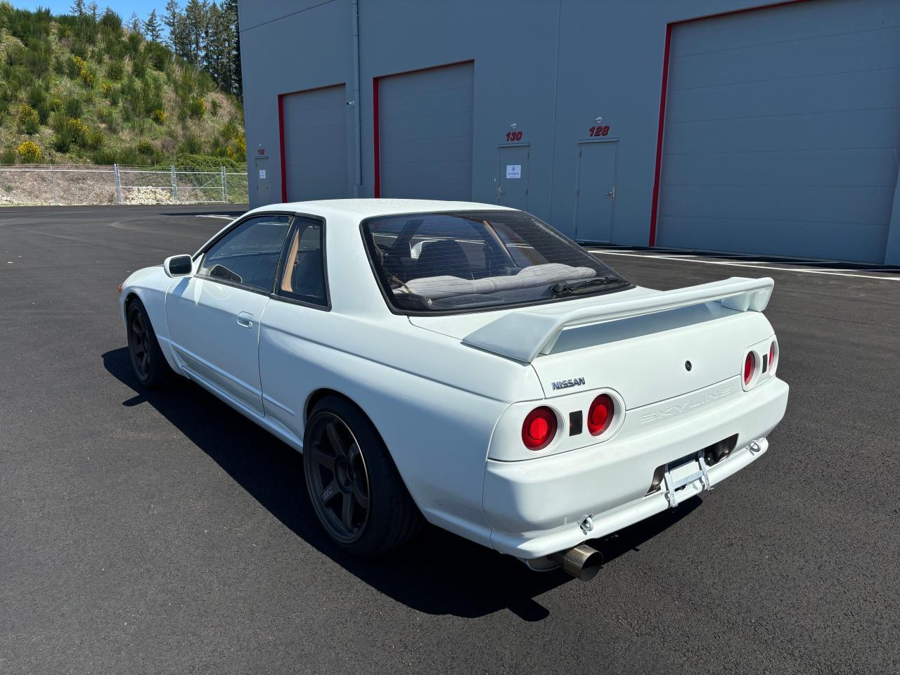 1993 Nissan Skyline White vin: HCR32283940