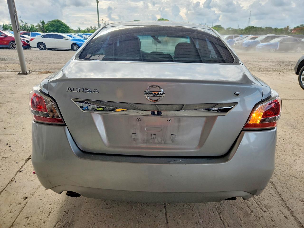 2015 Nissan Altima 2.5 S Silver vin: 1N4AL3AP9FC215723