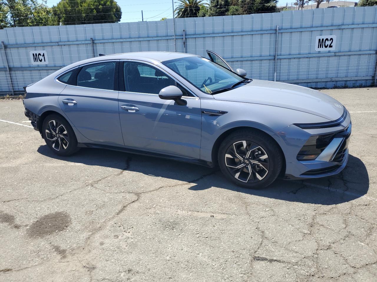 2025 Hyundai Sonata Sel Blue vin: KMHL64JA0SA454137 Damage: Right Front Door, Dent(S) W/ Paint Dmg, 1/8 To 1/2 Inch