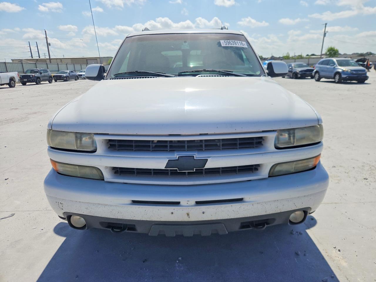 2002 Chevrolet Tahoe K1500 White vin: 1GNEK13Z12R188968