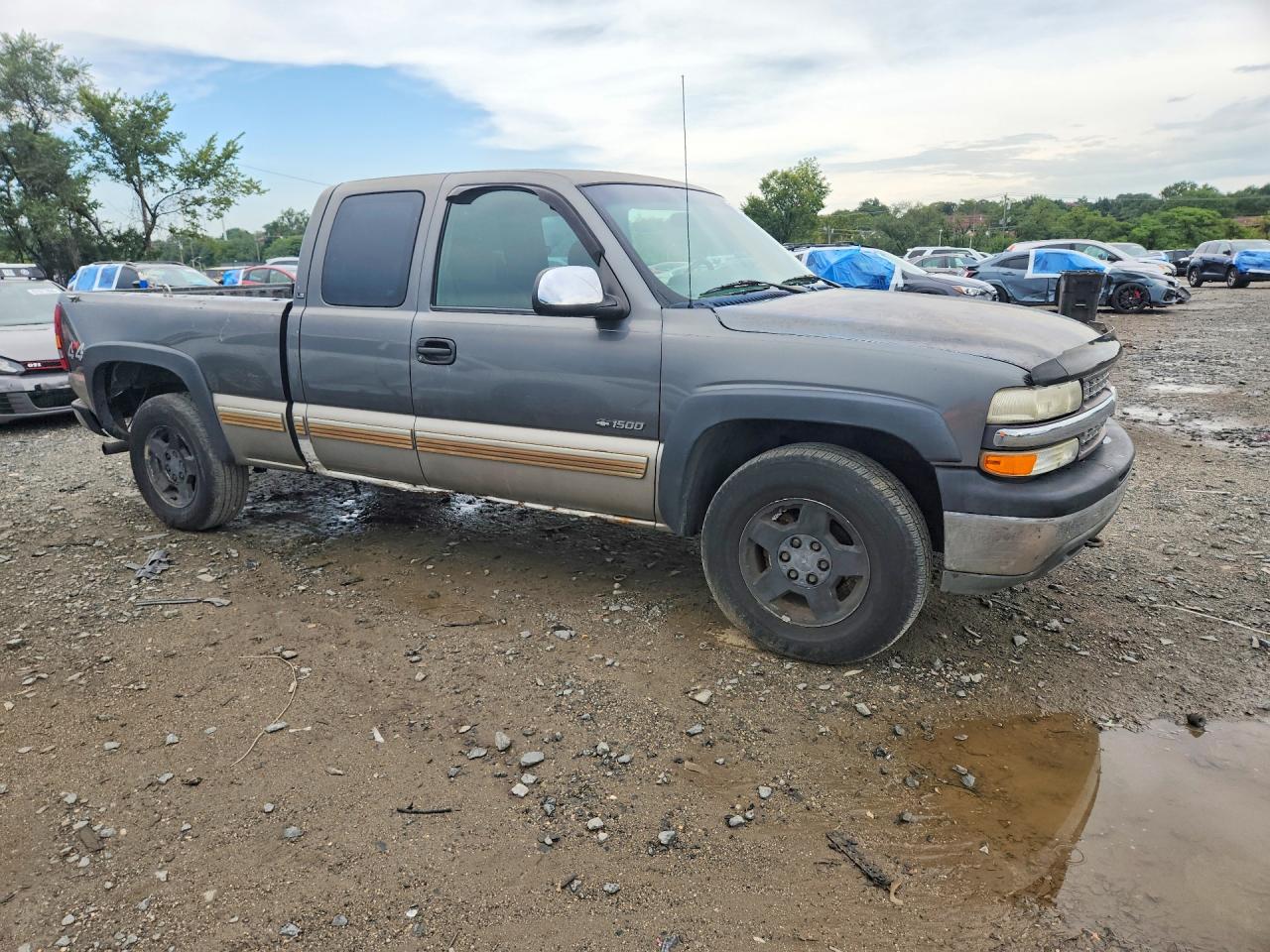 2001 Chevrolet Silverado K1500 Серебряный vin: 1GCEK19V31E315142
