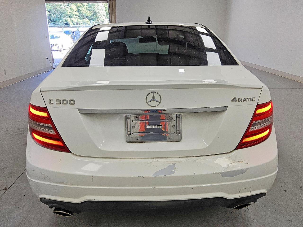 2013 Mercedes-benz C 300 4matic White vin: WDDGF8AB4DR297485
