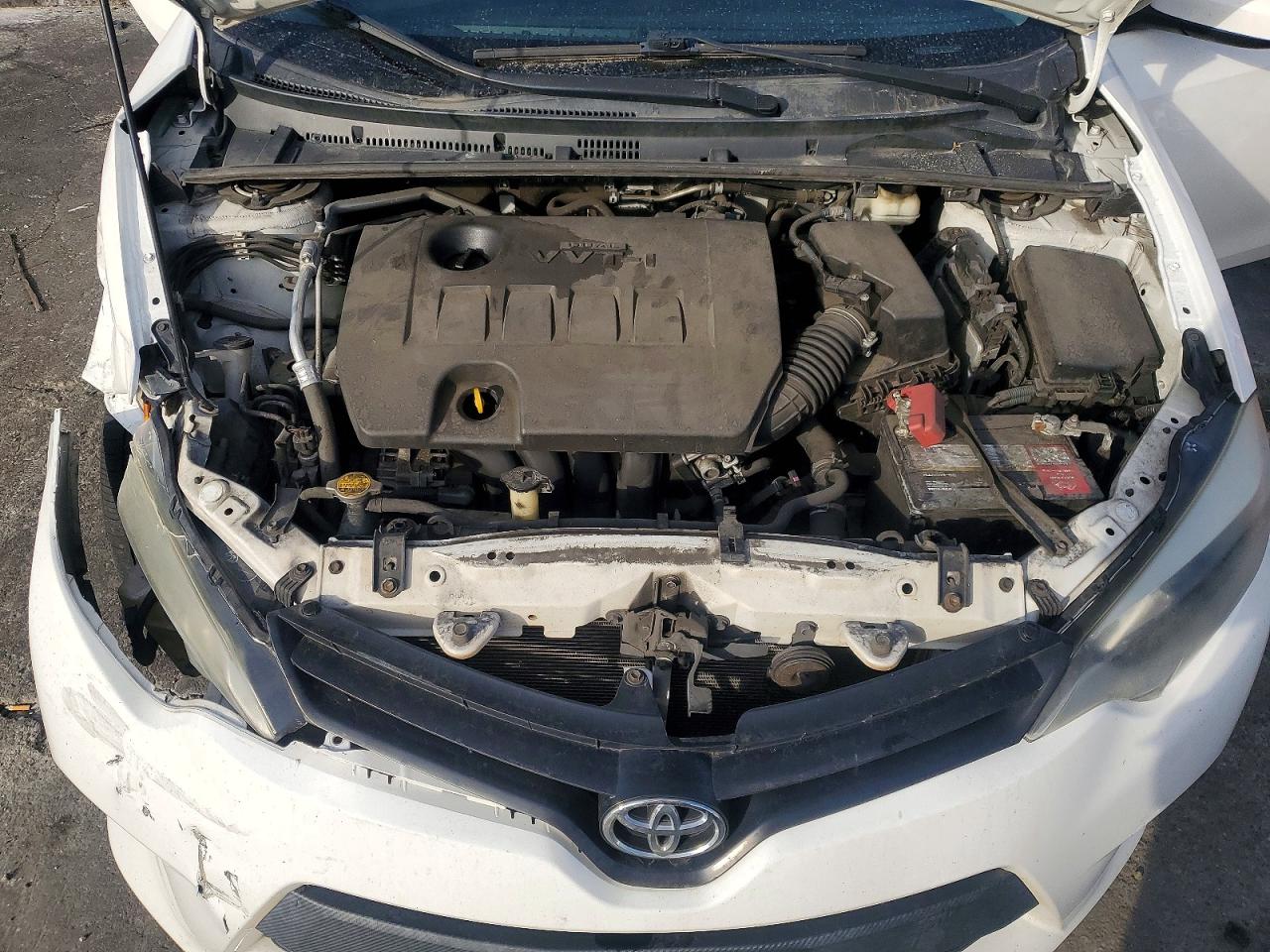 2015 Toyota Corolla L White vin: 5YFBURHE4FP355964