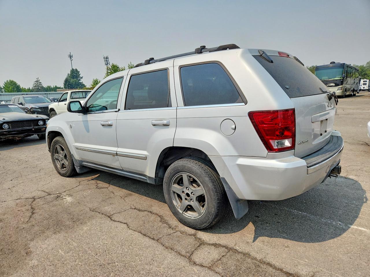 2005 Jeep Grand Cherokee Limited Серебряный vin: 1J8HR58N15C623311