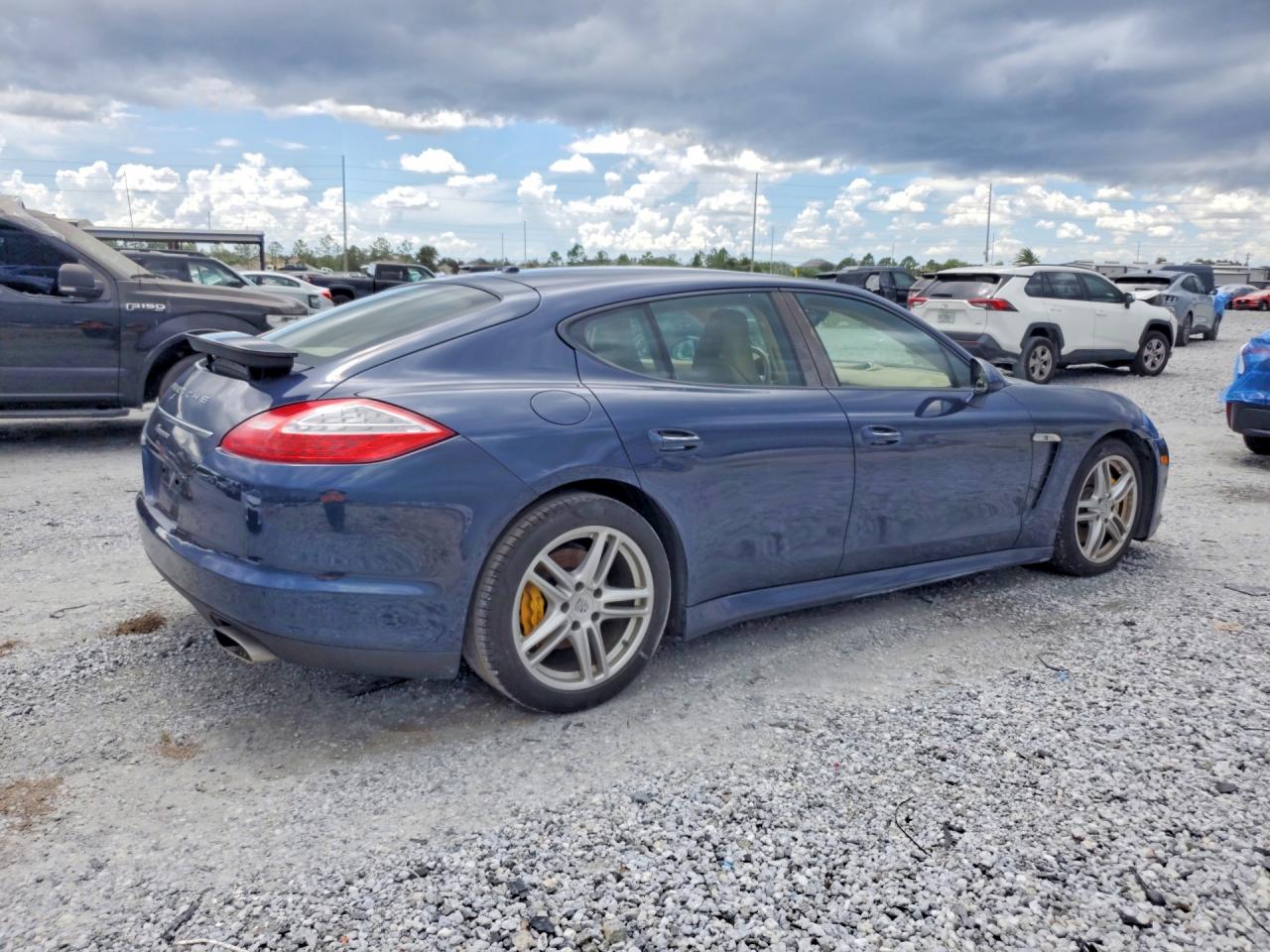 2013 Porsche Panamera 2 Синий vin: WP0AA2A76DL010237