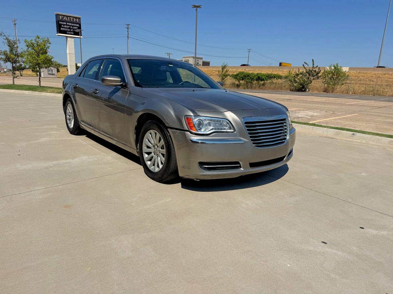 2014 Chrysler 300 Silver vin: 2C3CCAAG6EH190173
