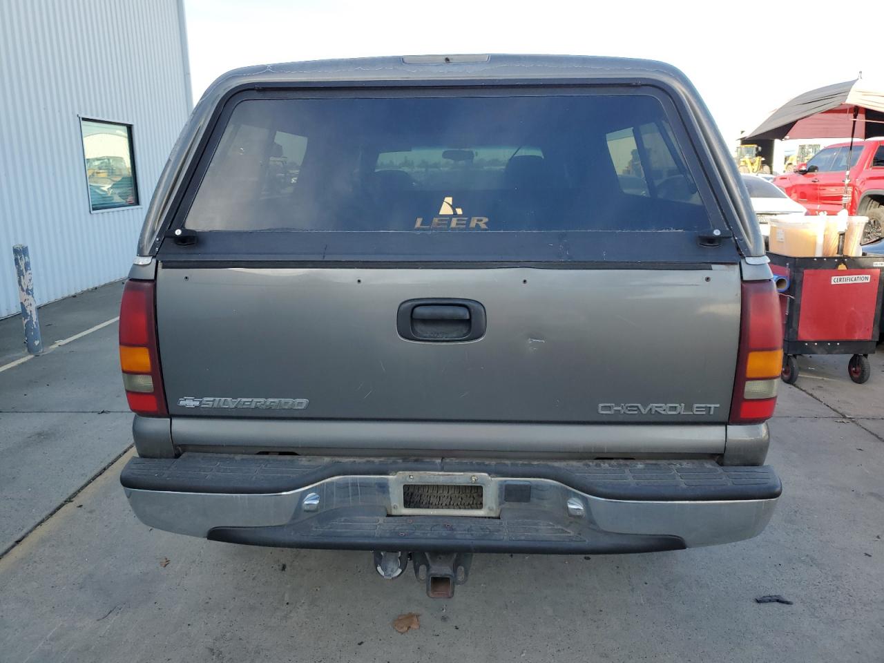 1999 Chevrolet Silverado K1500 Серебряный vin: 2GCEK19T9X1271320