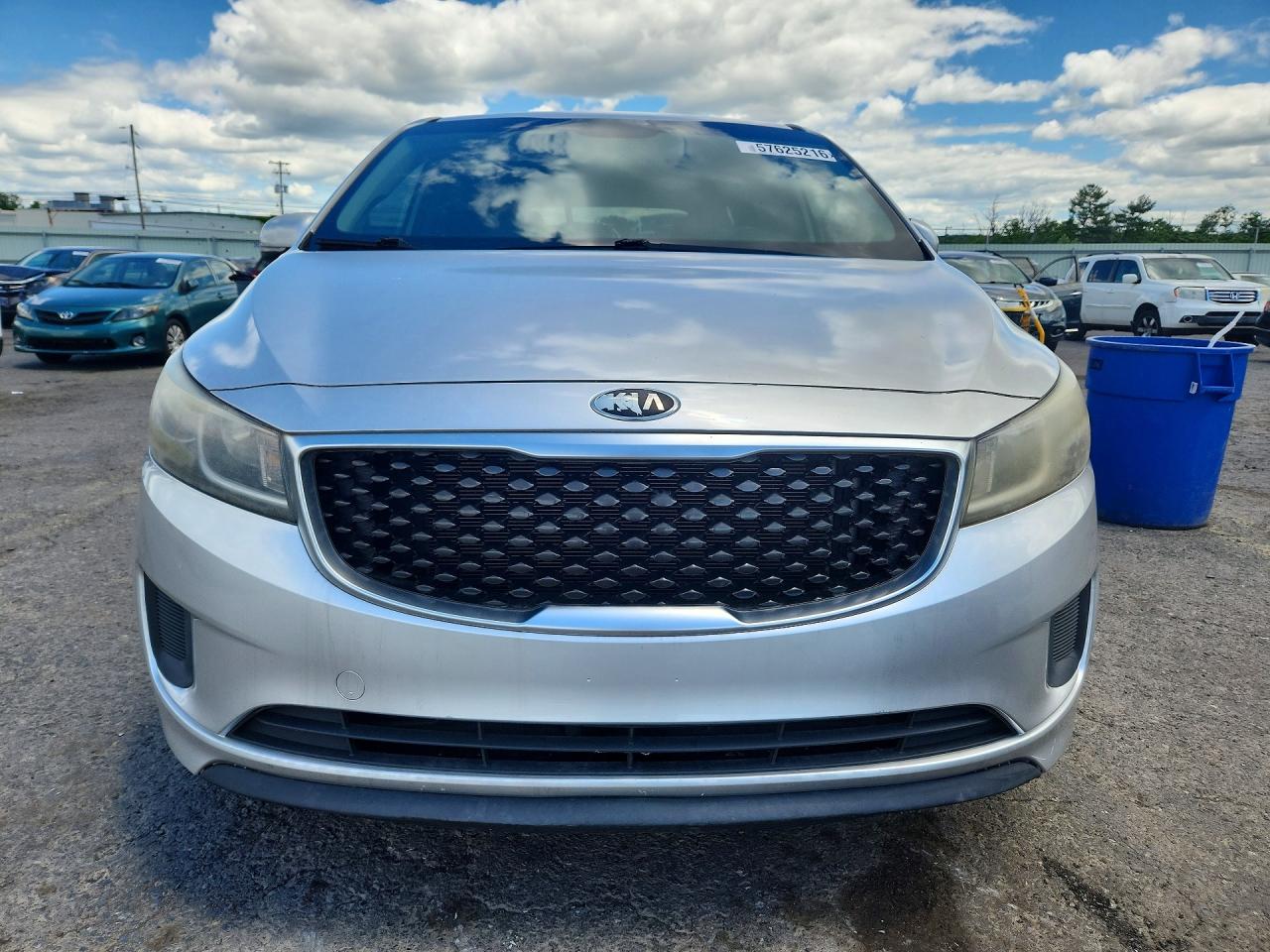 2015 Kia Sedona Lx Silver vin: KNDMB5C11F6020650