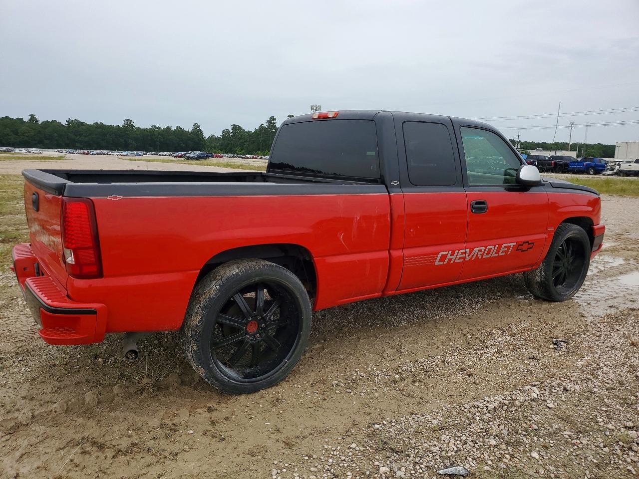 2002 Chevrolet Silverado C1500 Красный vin: 2GCEC19W421425349
