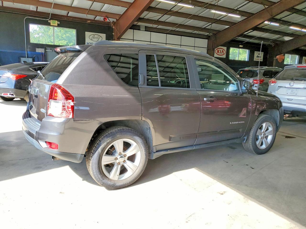2015 Jeep Compass Latitude Серый vin: 1C4NJDEB2FD163190