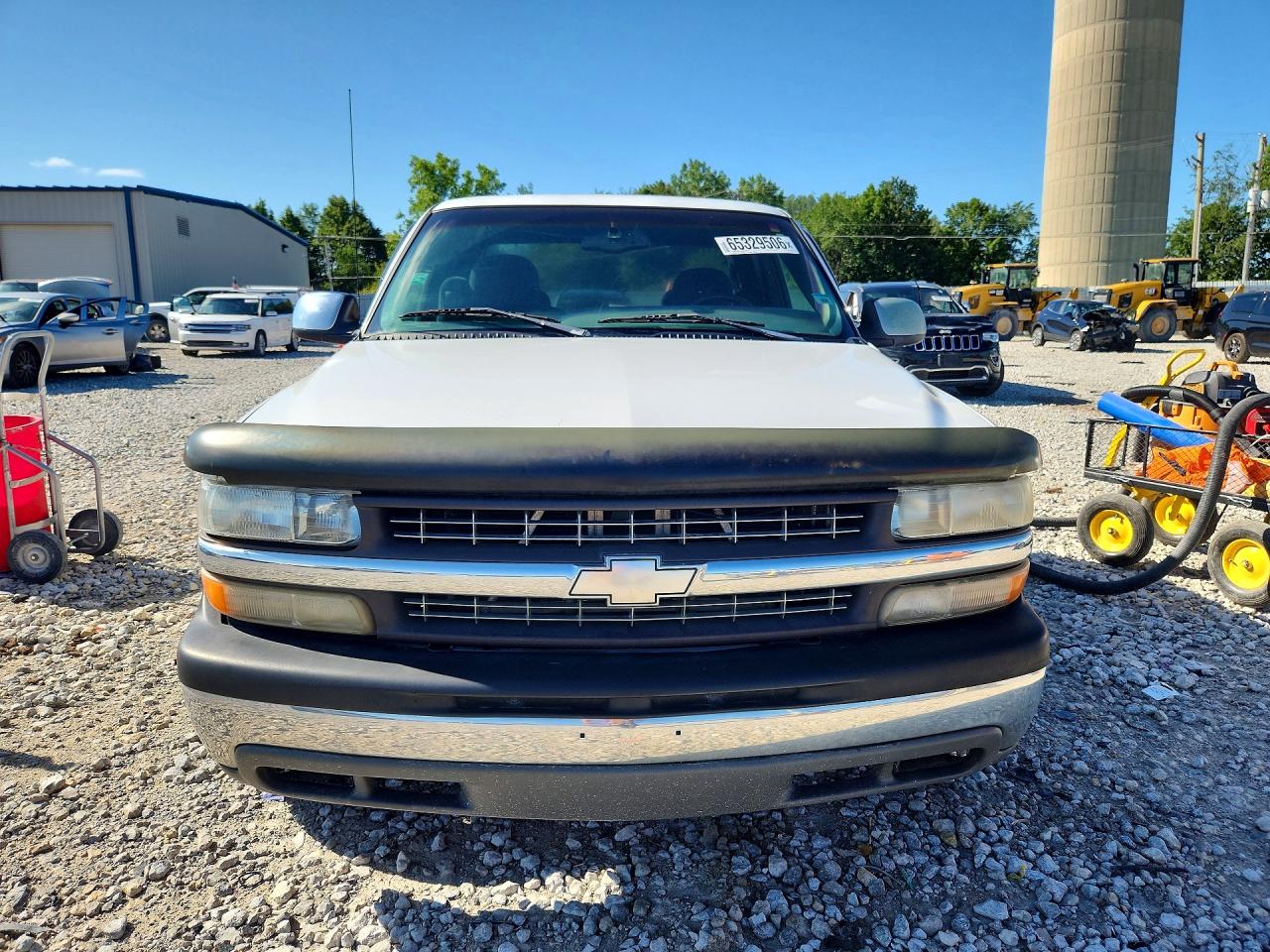 1999 Chevrolet Silverado C1500 White vin: 2GCEC19T9X1143690