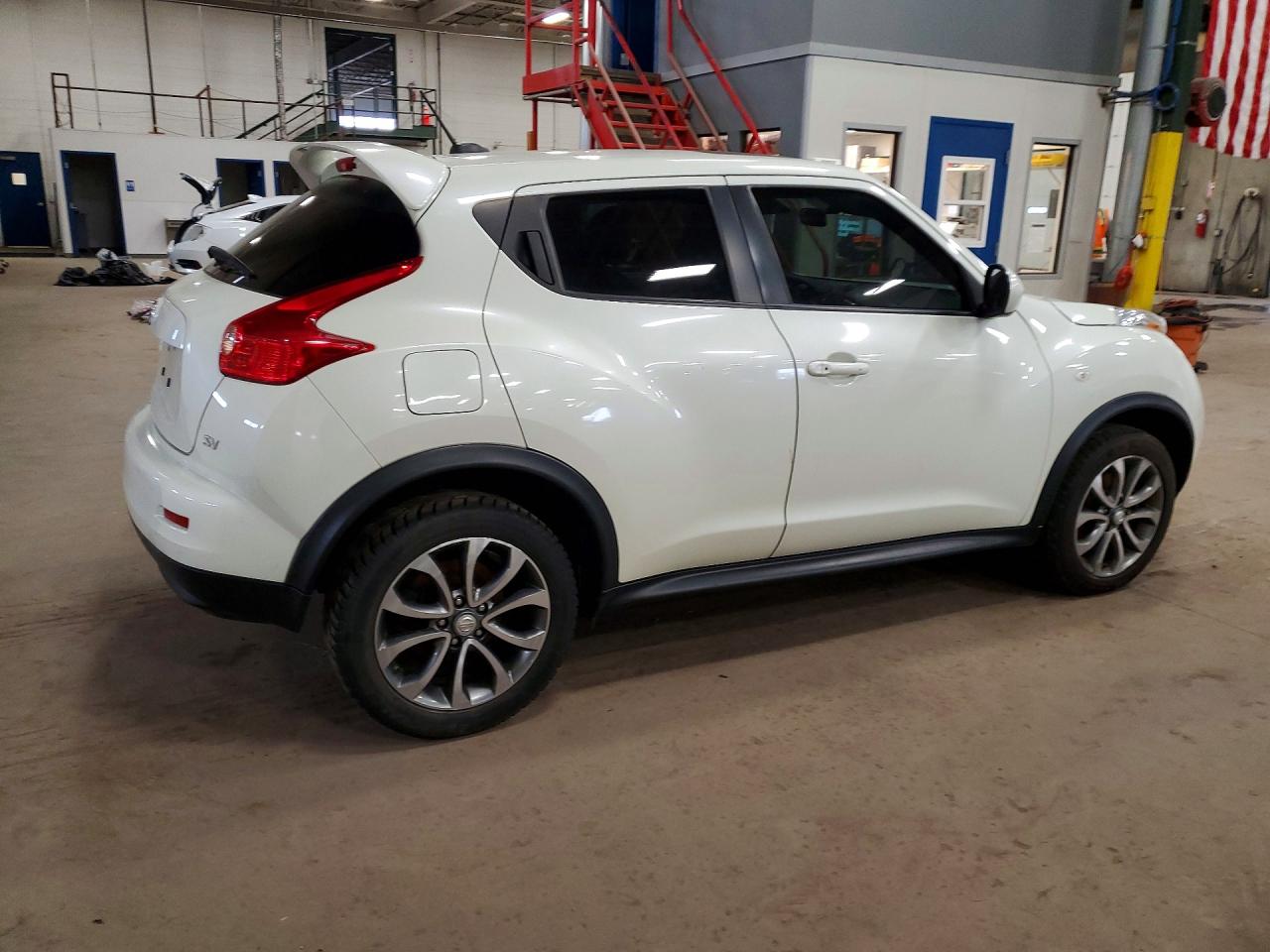2011 Nissan Juke S White vin: JN8AF5MR5BT005418