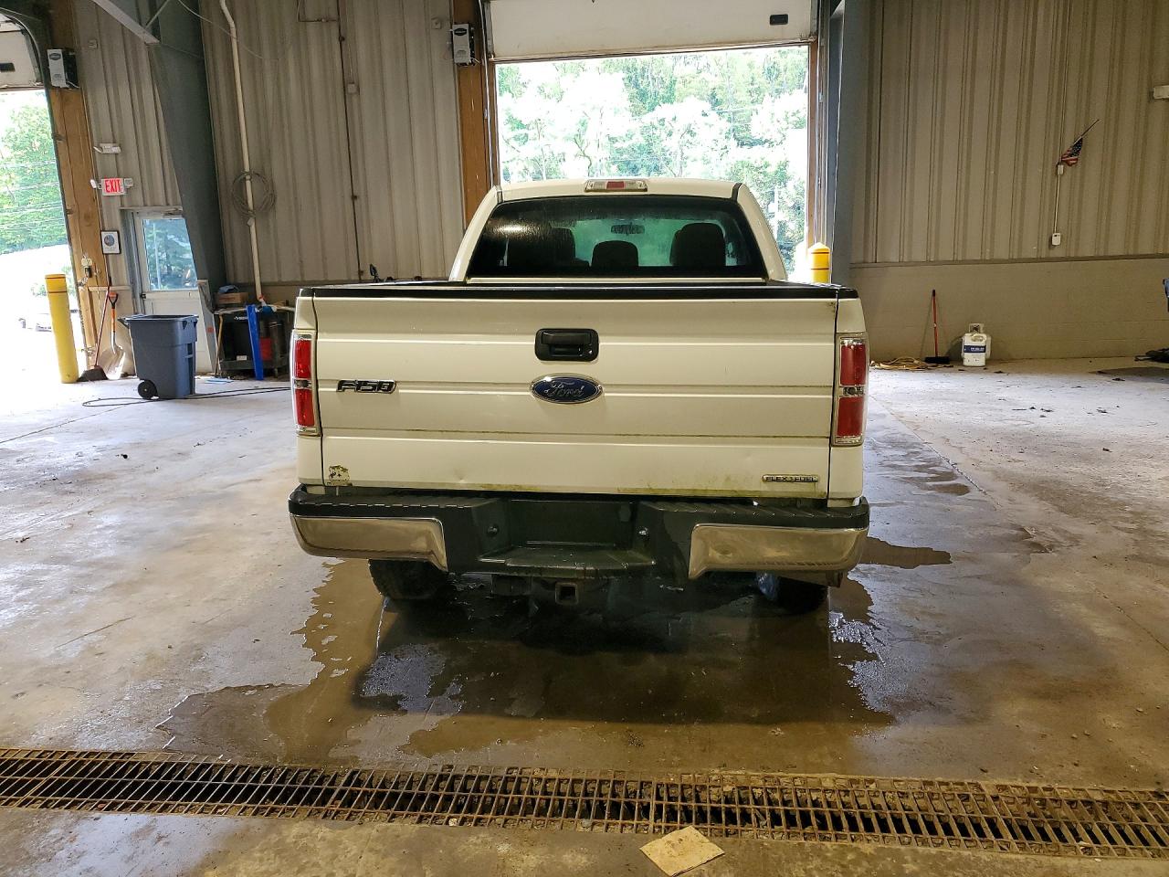 2011 Ford F150 Super Cab White vin: 1FTFX1EF1BFA14868