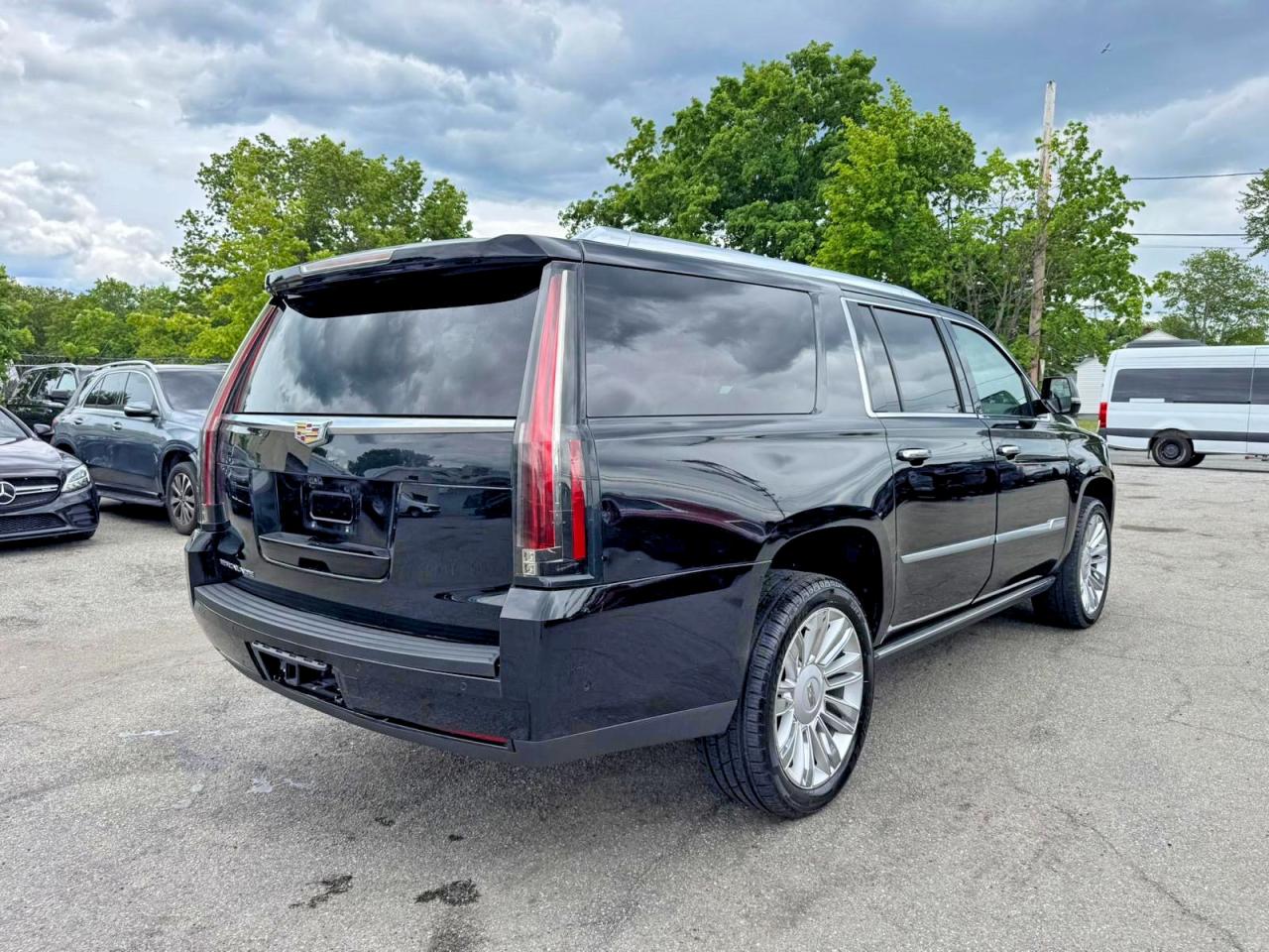 2019 Cadillac Escalade Esv Premium Luxury Черный vin: 1GYS4JKJ4KR316437