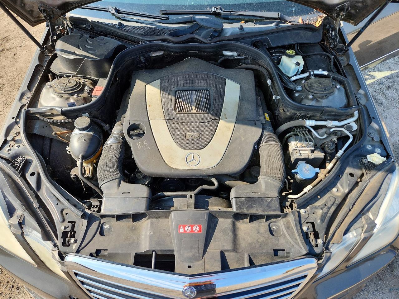 2010 Mercedes-benz E 350 4matic Коричневый vin: WDDHF8HB2AA136654