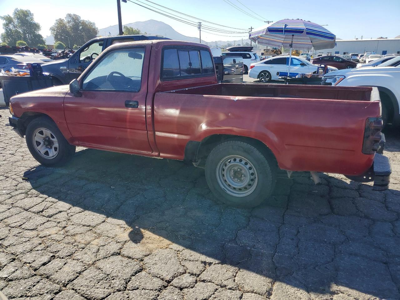 1989 Toyota Pickup Deluxe Red vin: JT4RN81P9K0024657