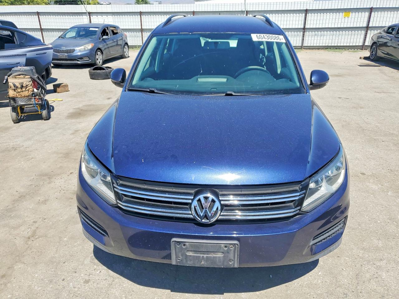 2015 Volkswagen Tiguan S Синий vin: WVGAV7AX6FW524233
