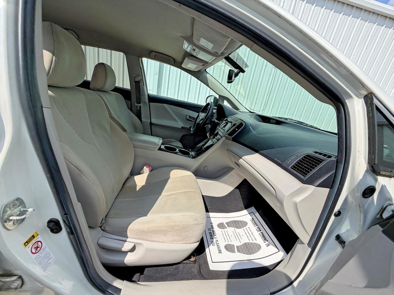 2012 Toyota Venza Le White vin: 4T3ZA3BB2CU055814