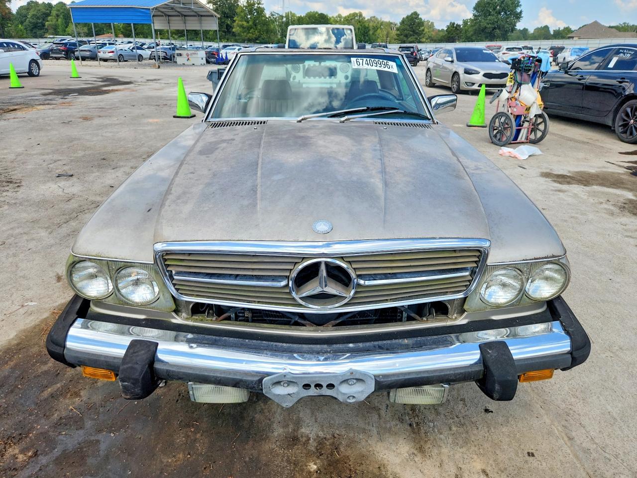 1987 Mercedes-benz 560 Sl Gold vin: WDBBA48D0HA068906