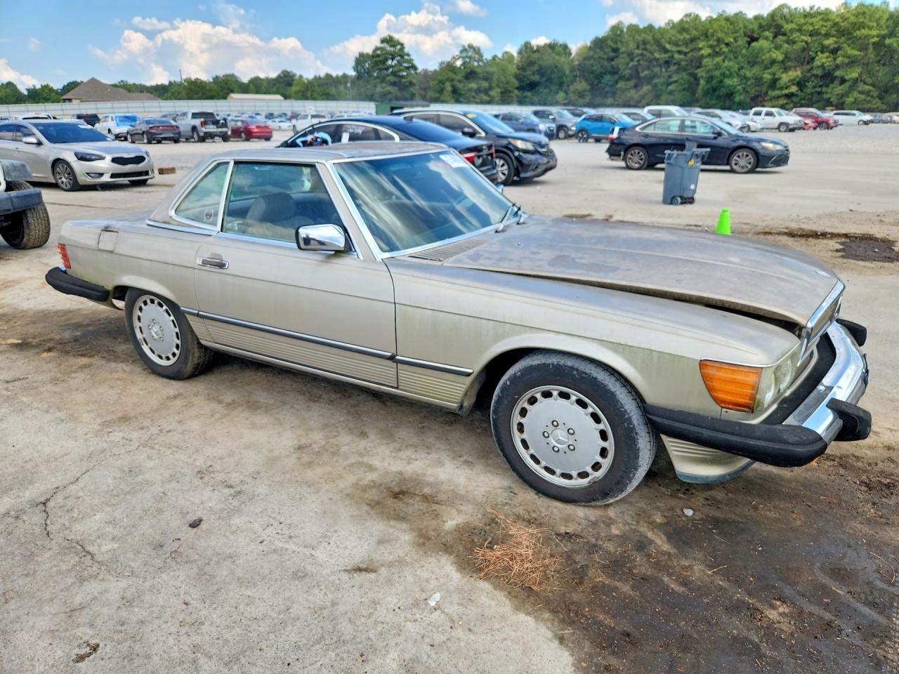 1987 Mercedes-benz 560 Sl Gold vin: WDBBA48D0HA068906