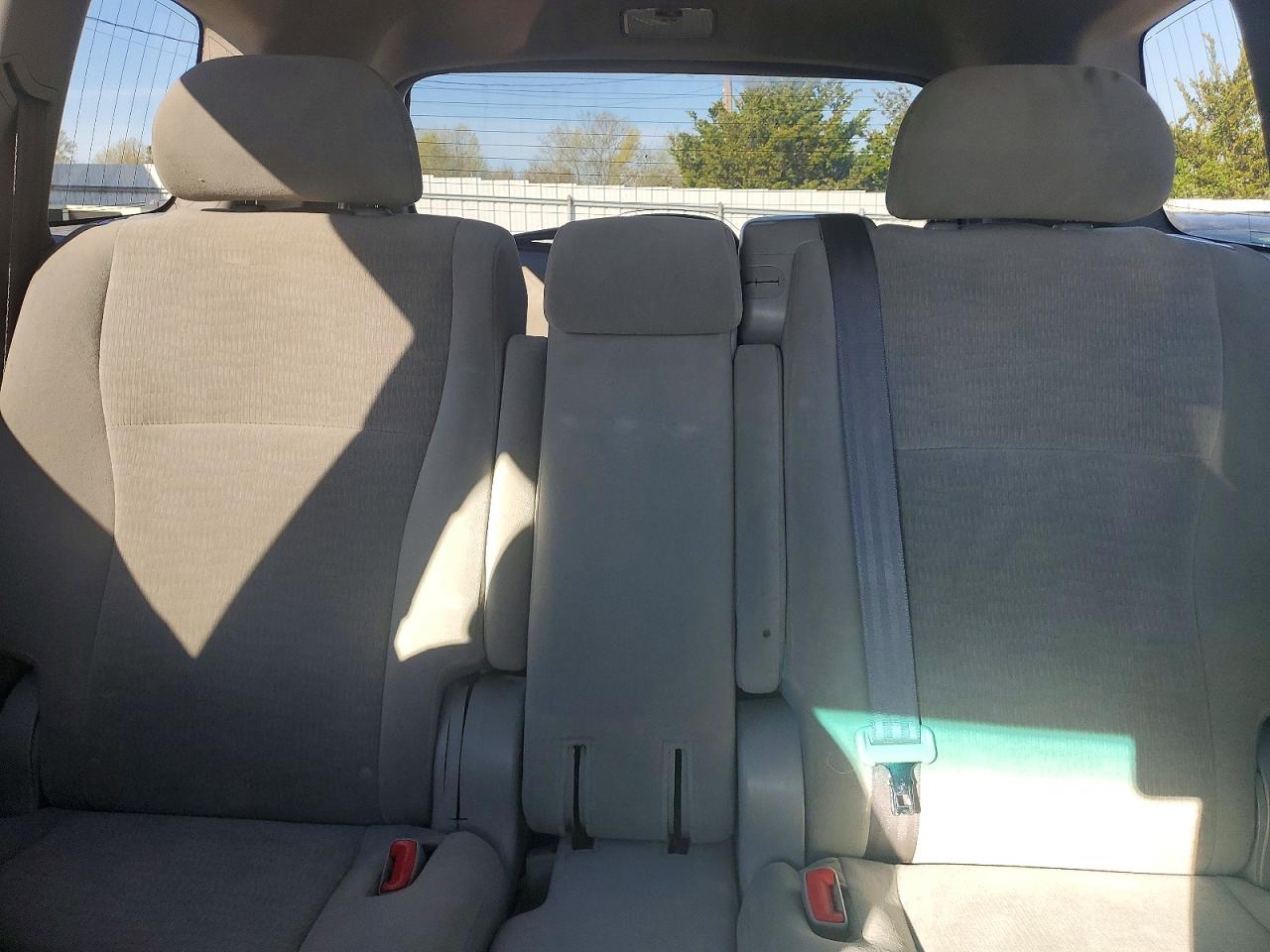 2013 Toyota Highlander Plus Серебряный vin: 5TDBK3EH6DS190554