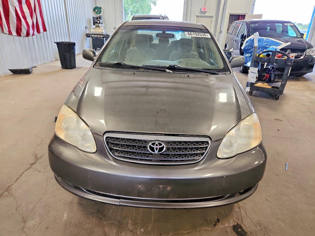 2008 Toyota Corolla Le Gray vin: 1NXBR32E68Z943860