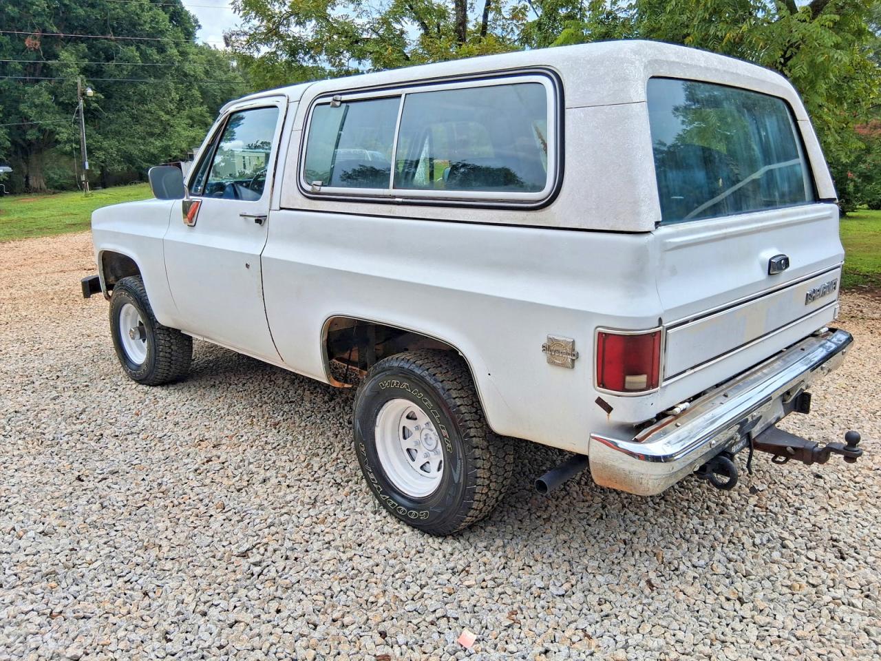 1983 Chevrolet Blazer K10 White vin: 1G8EK18L4DF11358