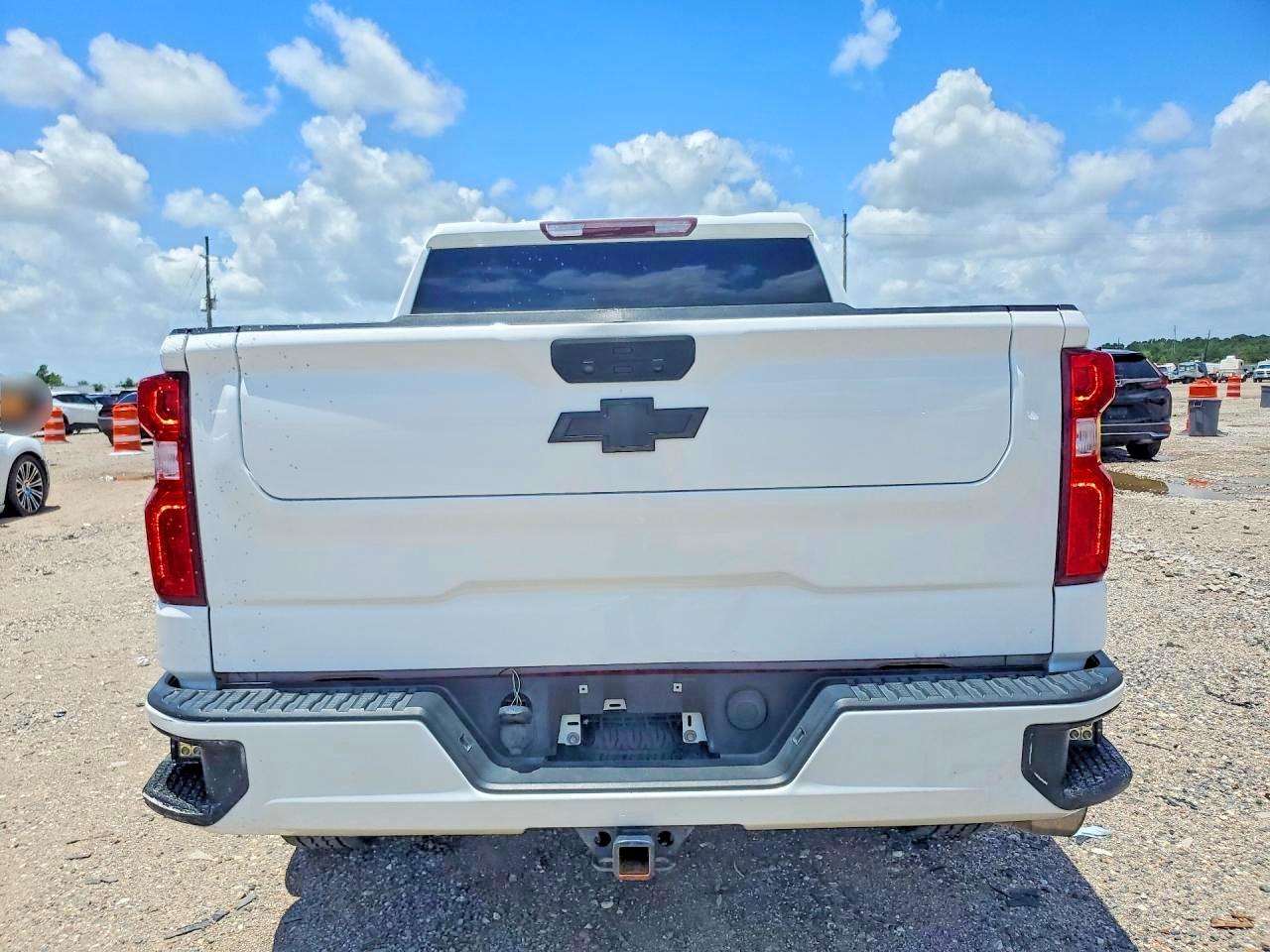 2021 Chevrolet Silverado K1500 Custom White vin: 3GCPYBEK1MG315288
