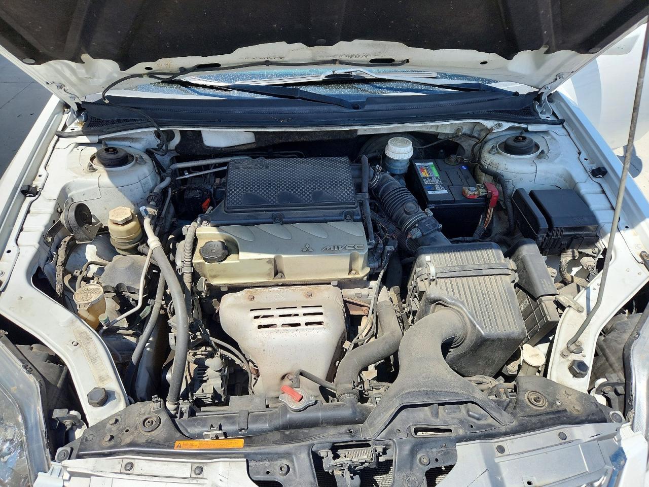 2011 Mitsubishi Galant Fe White vin: 4A32B2FF0BE012324