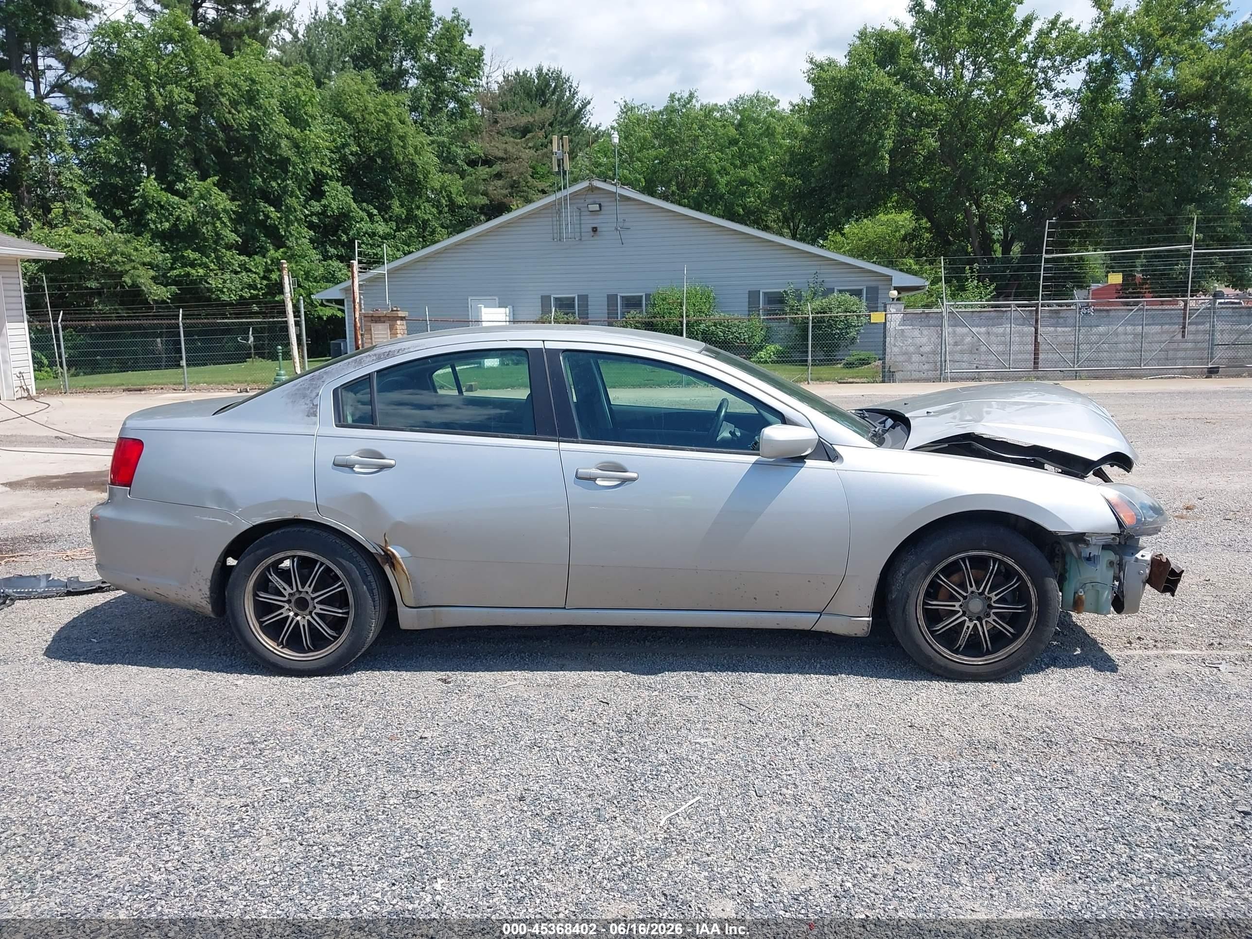 2011 Mitsubishi Galant Fe Silver vin: 4A32B2FF1BE011344