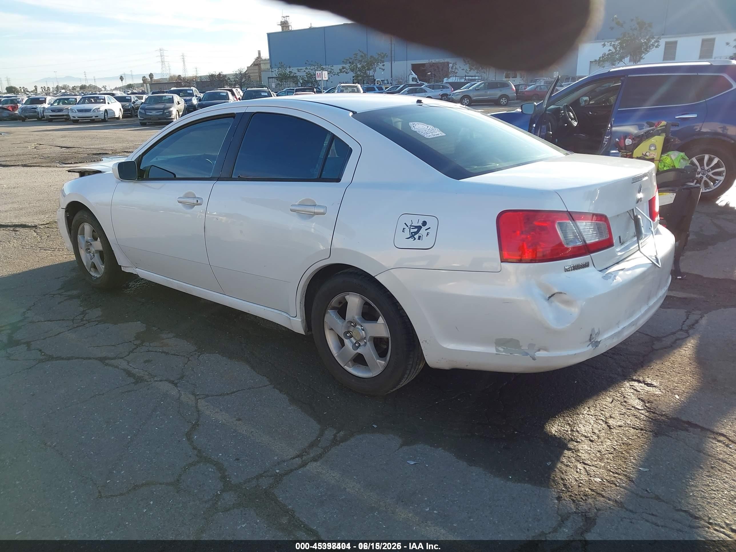 2012 Mitsubishi Galant Fe White vin: 4A32B2FF3CE009029