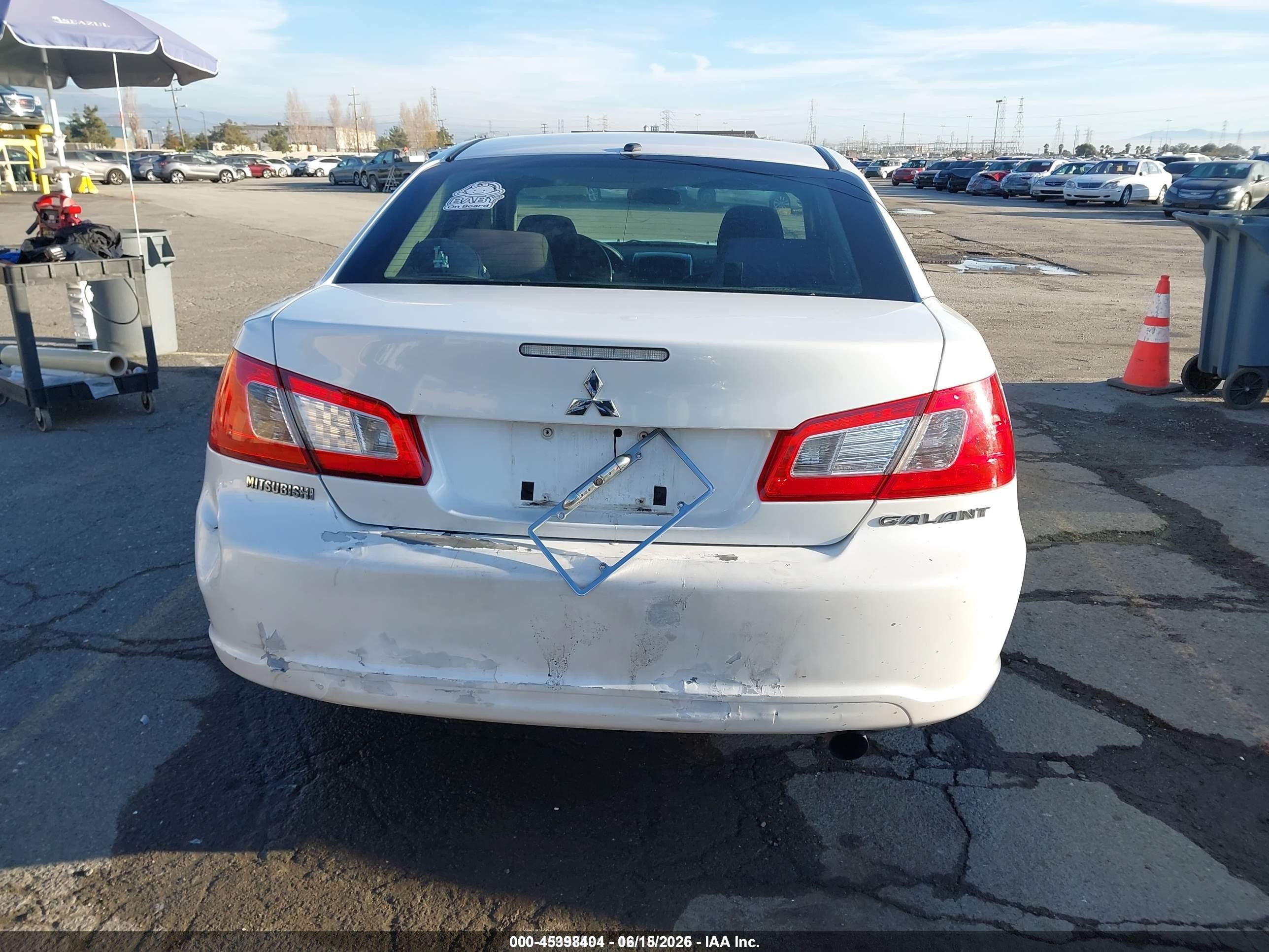 2012 Mitsubishi Galant Fe White vin: 4A32B2FF3CE009029