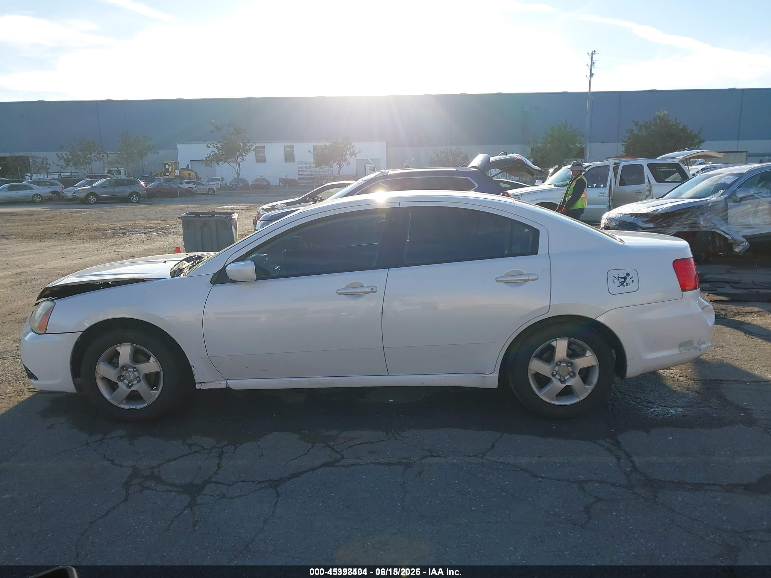 2012 Mitsubishi Galant Fe White vin: 4A32B2FF3CE009029