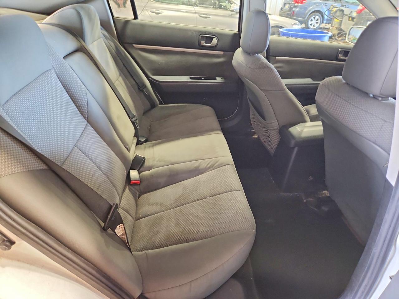 2010 Mitsubishi Galant Fe White vin: 4A32B2FF5AE014827