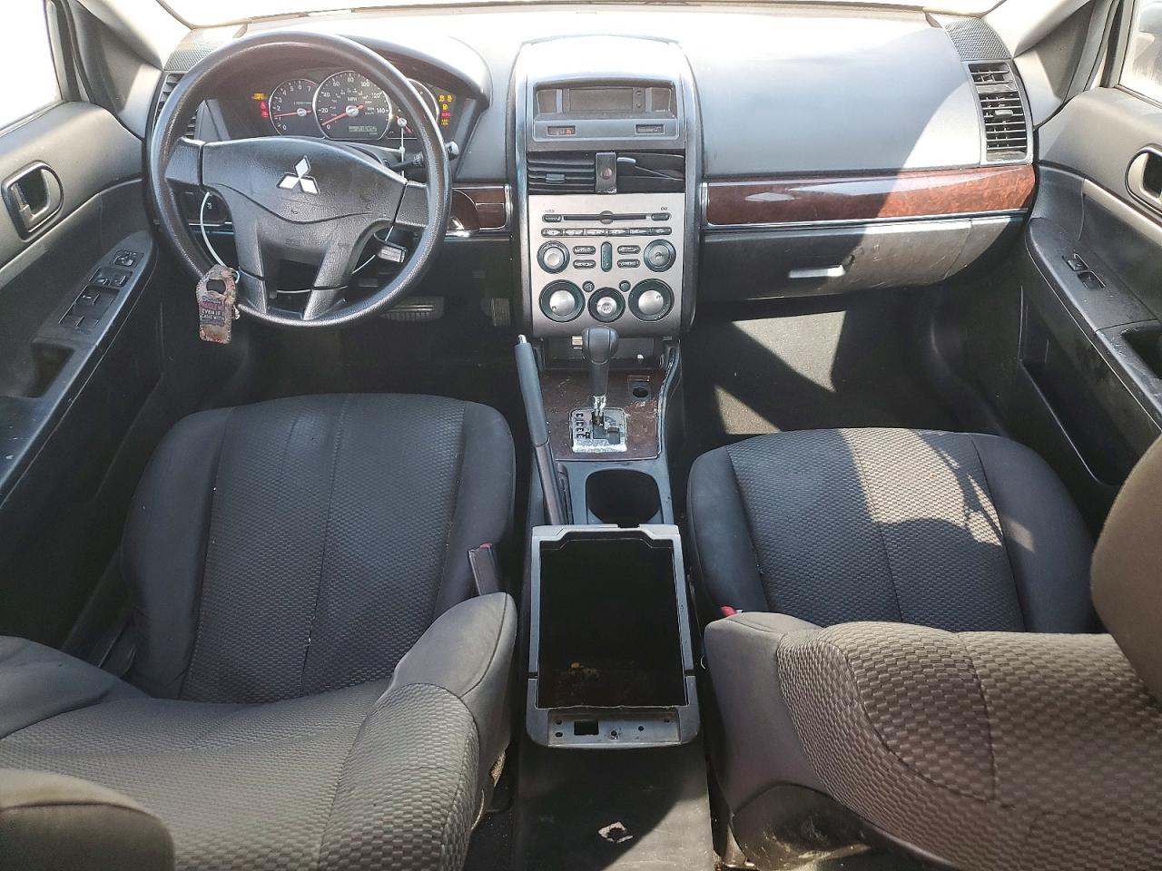 2012 Mitsubishi Galant Fe White vin: 4A32B2FF5CE013874