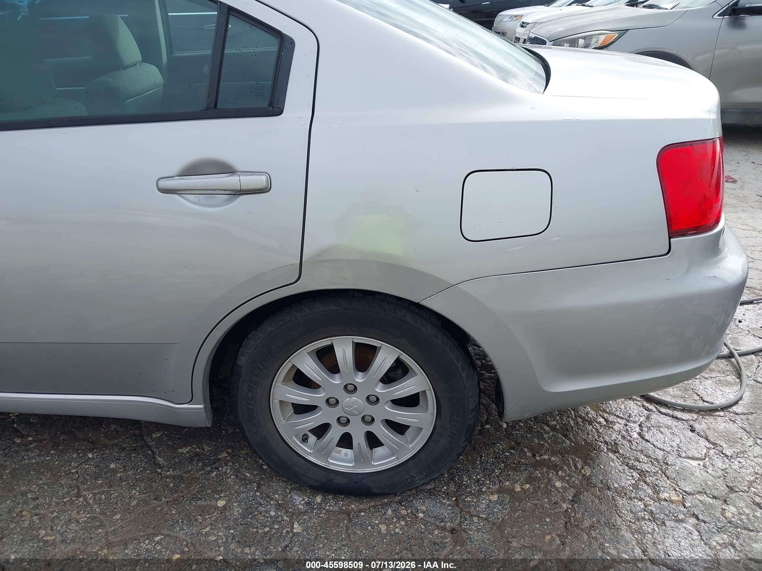 2011 Mitsubishi Galant Fe Silver vin: 4A32B2FF7BE018735