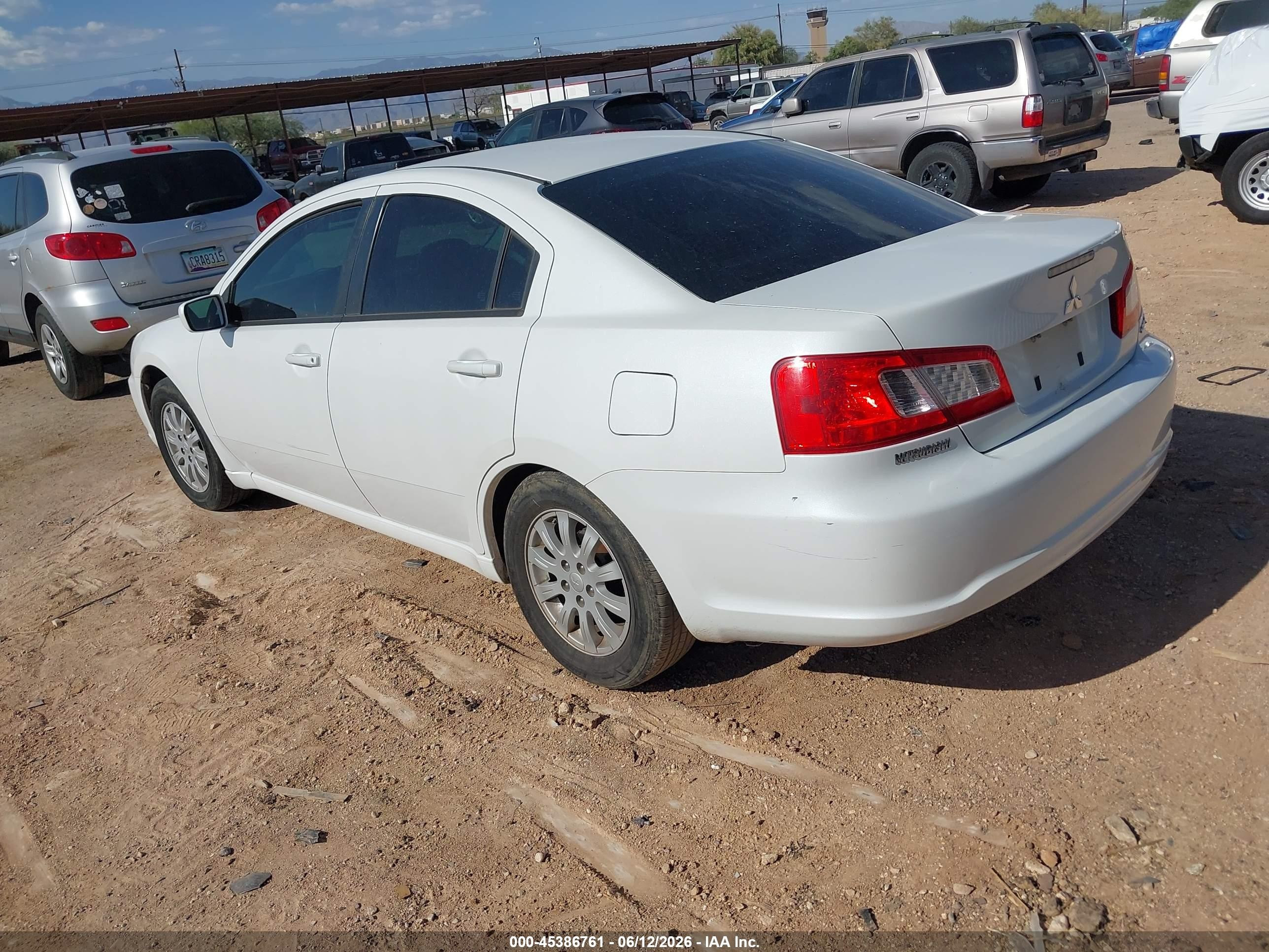 2011 Mitsubishi Galant Fe White vin: 4A32B2FF8BE018369